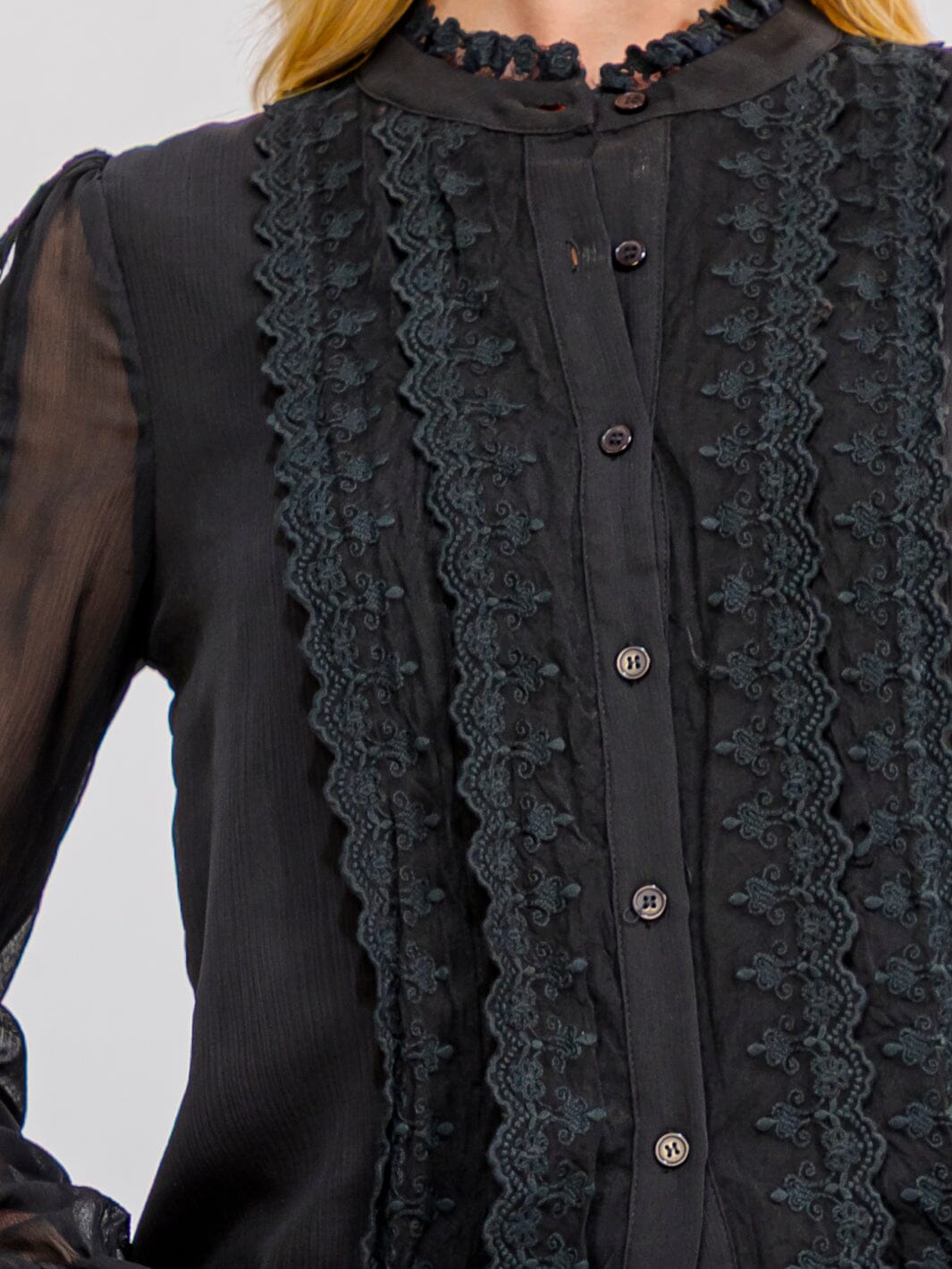 WOMEN'S LONG SLEEVE V-NECK BUTTON UP EMBROIDERY DETAILED BLOUSE