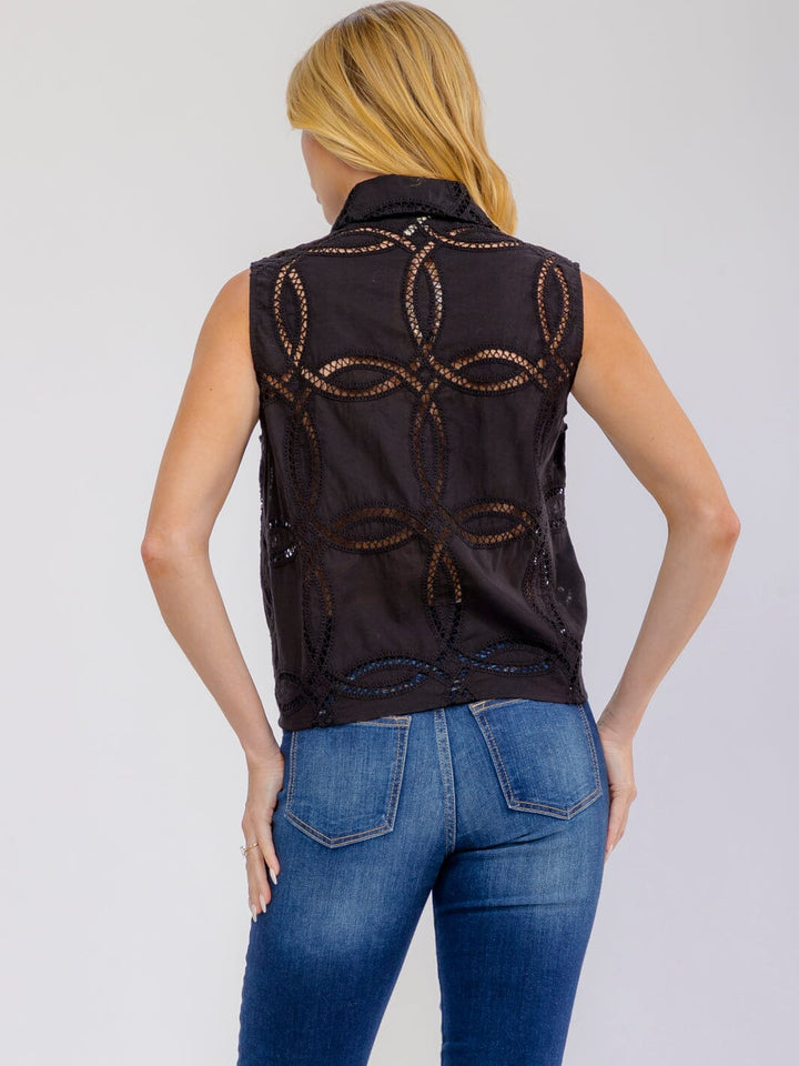 WOMEN'S SLEEVELESS BUTTON UP EYELET TANK TOP