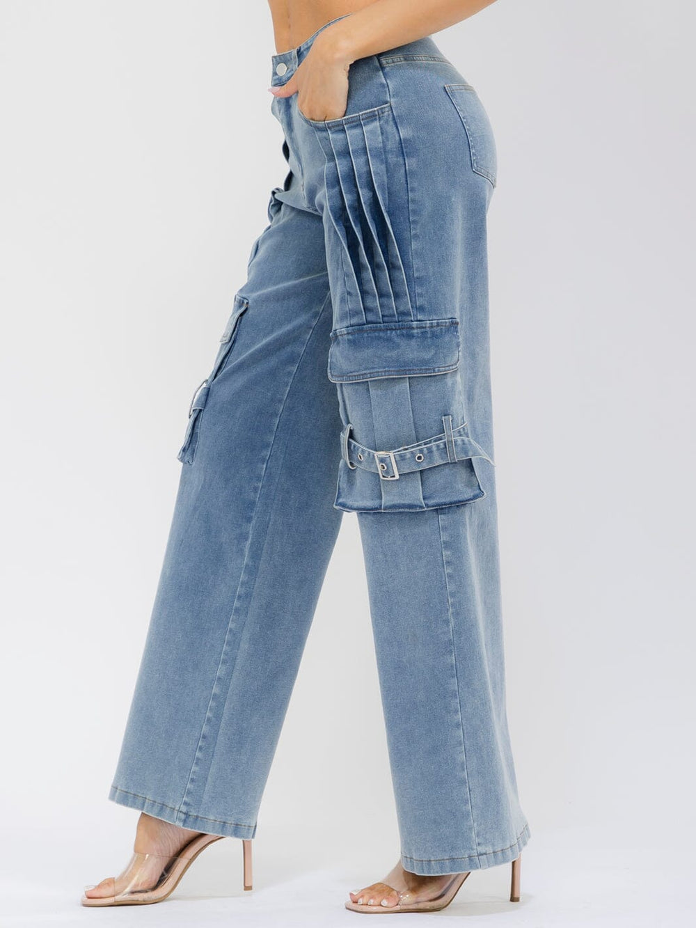 WOMEN'S BUTTON CLOSURE CARGO POCKETS WIDE LEG STRETCH DENIM JEANS
