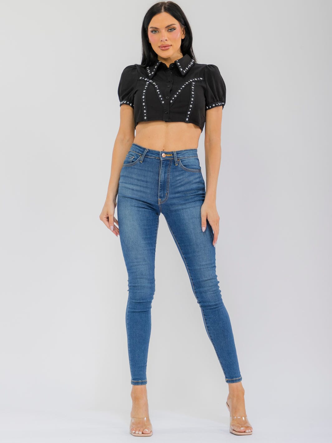 WOMEN'S SHORT SLEEVE BUTTON UP STUDS DETAILED CROP TOP