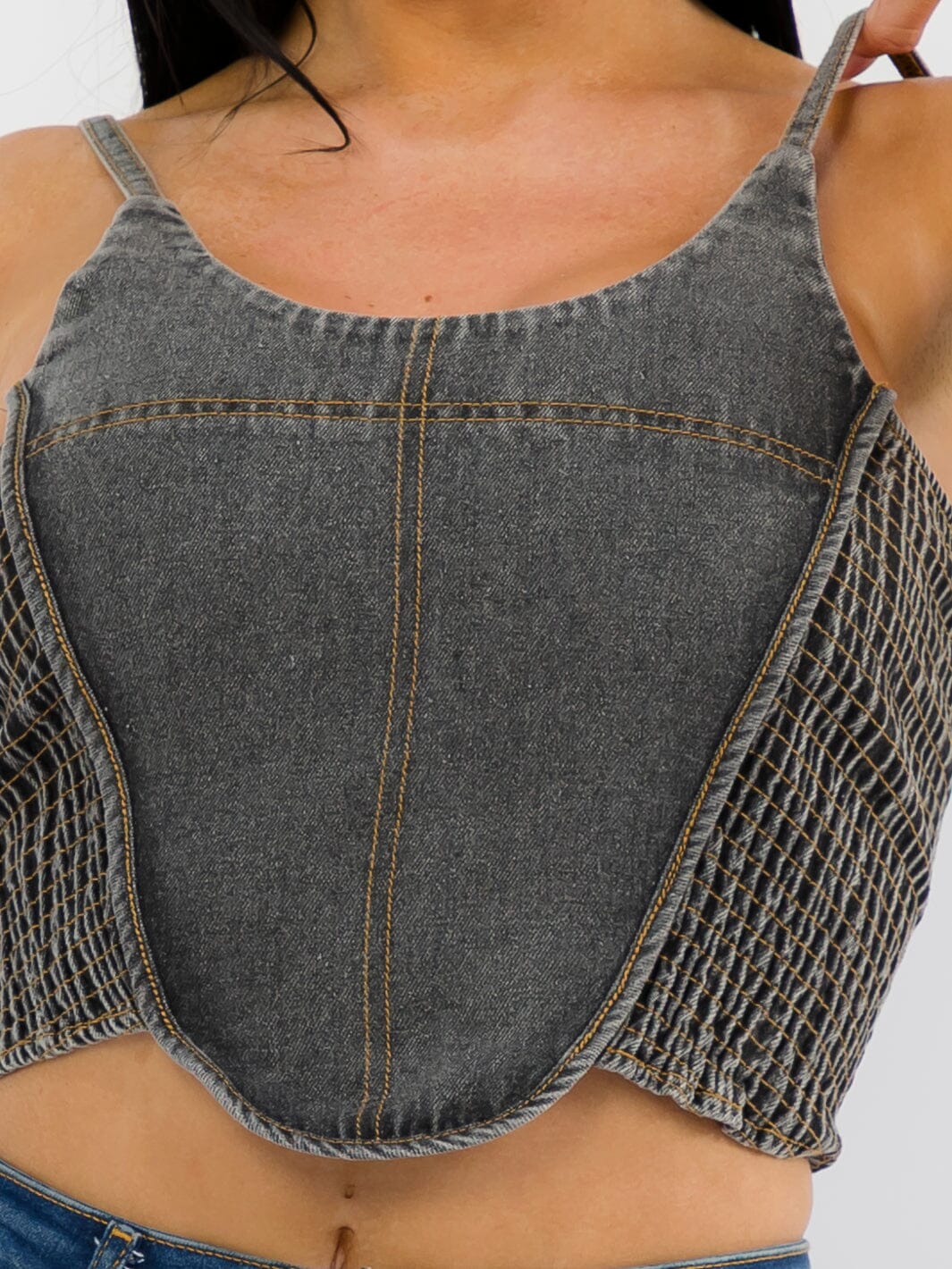 WOMEN'S SLEEVELESS SMOCK WASHED STRETCHED DENIM CROP TOP