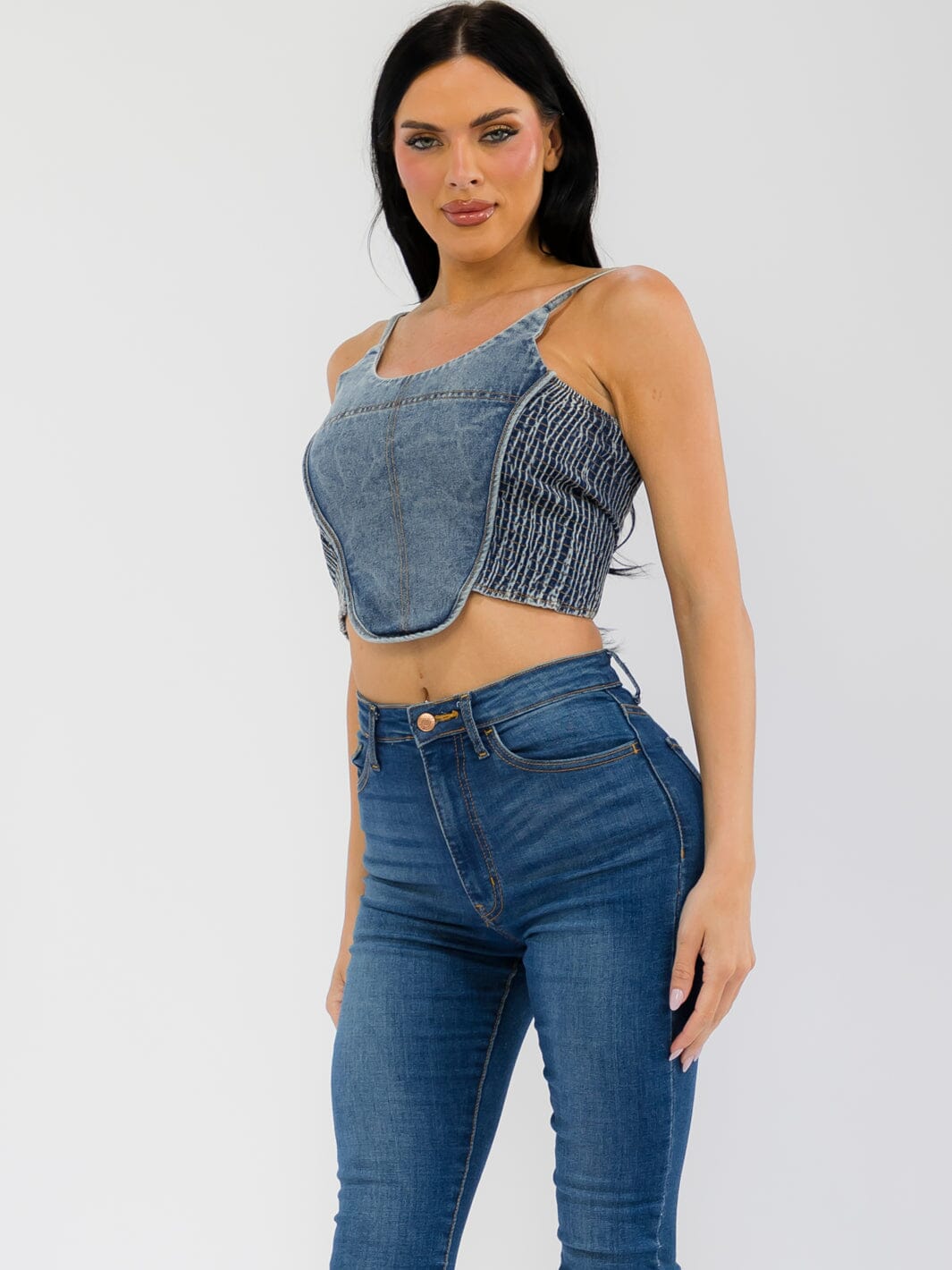 WOMEN'S SLEEVELESS SMOCK WASHED STRETCHED DENIM CROP TOP