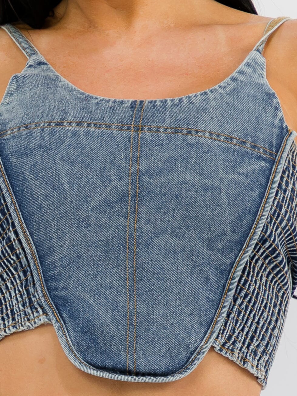 WOMEN'S SLEEVELESS SMOCK WASHED STRETCHED DENIM CROP TOP
