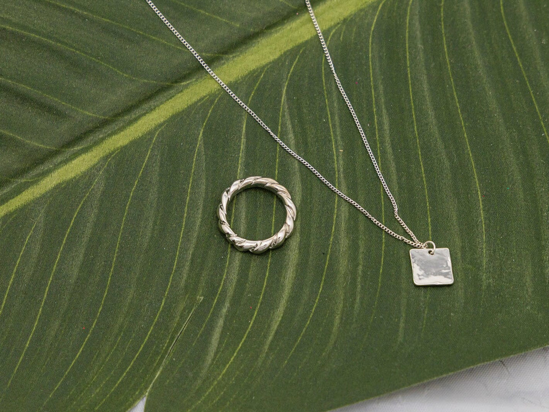 FASHION SILVER PENDANT NECKLACE & RING 2PC SET
