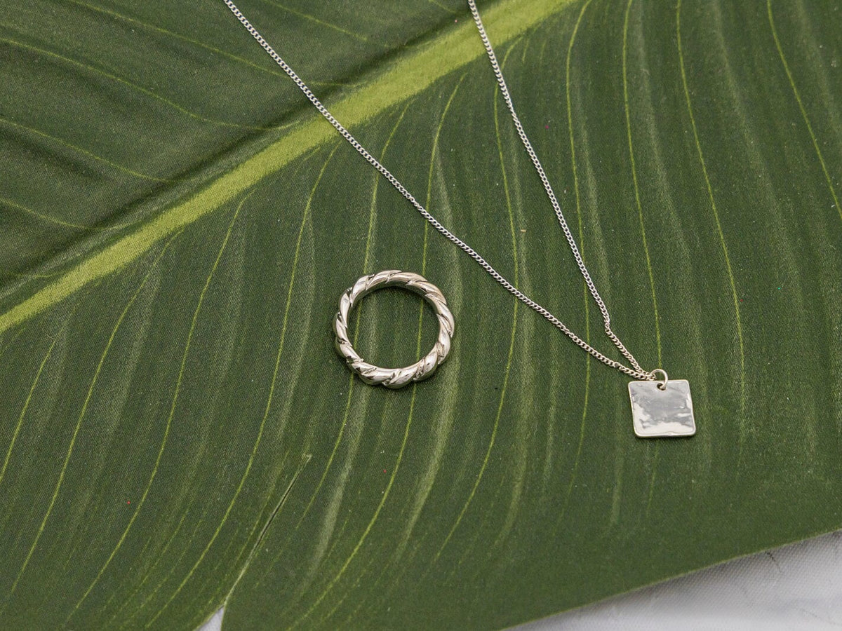 FASHION SILVER PENDANT NECKLACE & RING 2PC SET