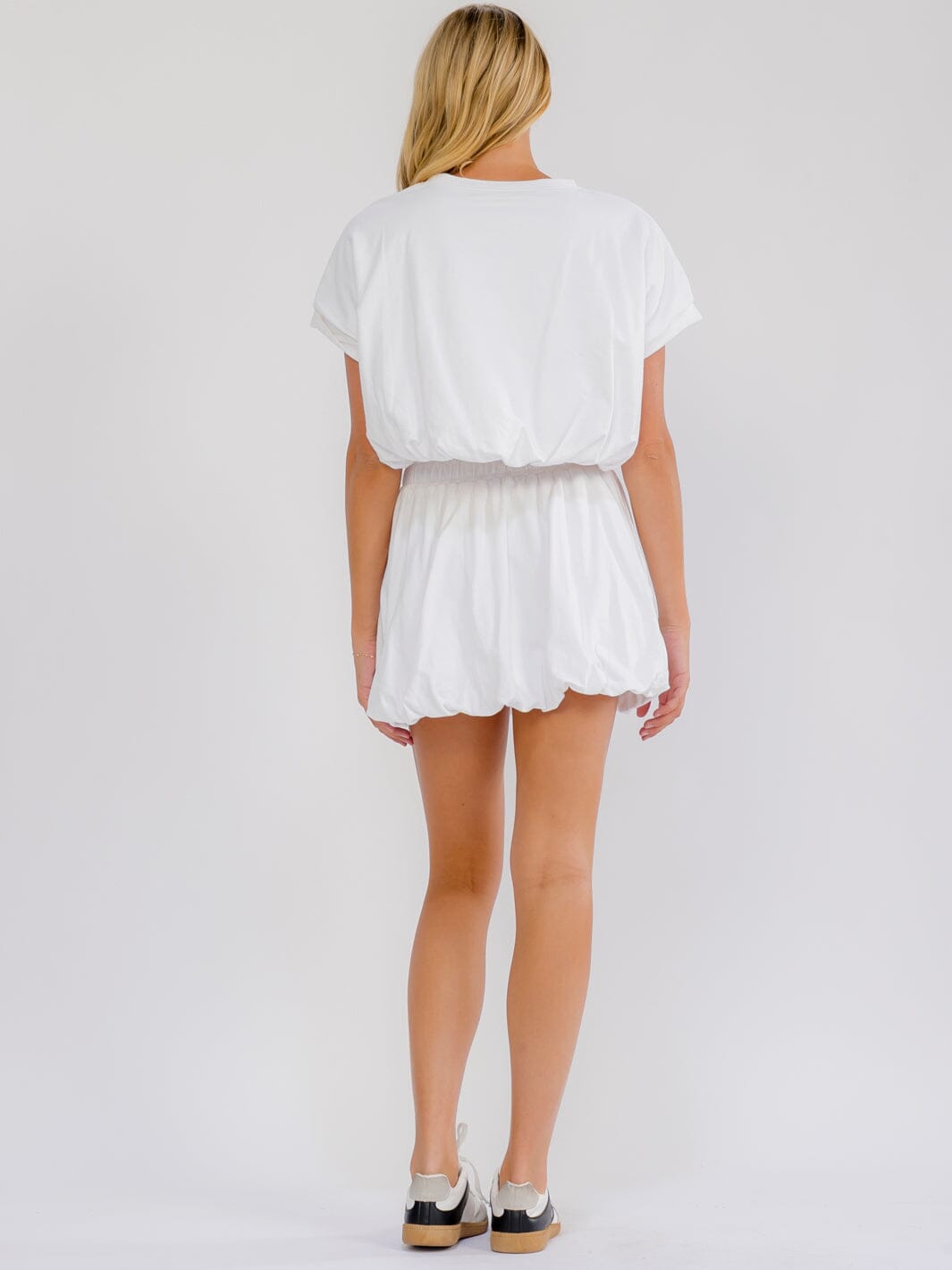 WOMEN'S SHORT SLEEVE SEQUINS BOWS DETAILED BUBBLE BOTTOM HEM TOP