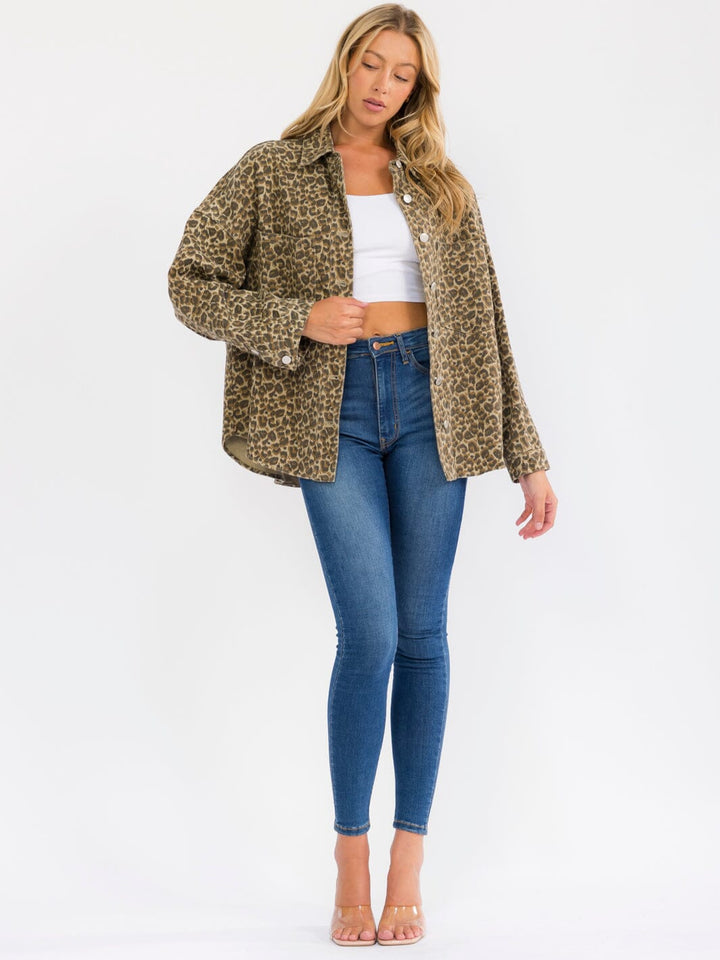 WOMEN'S LONG SLEEVE BUTTON UP FRONT POCKET HIGH-LOW ANIMAL PRINT DENIM JACKET