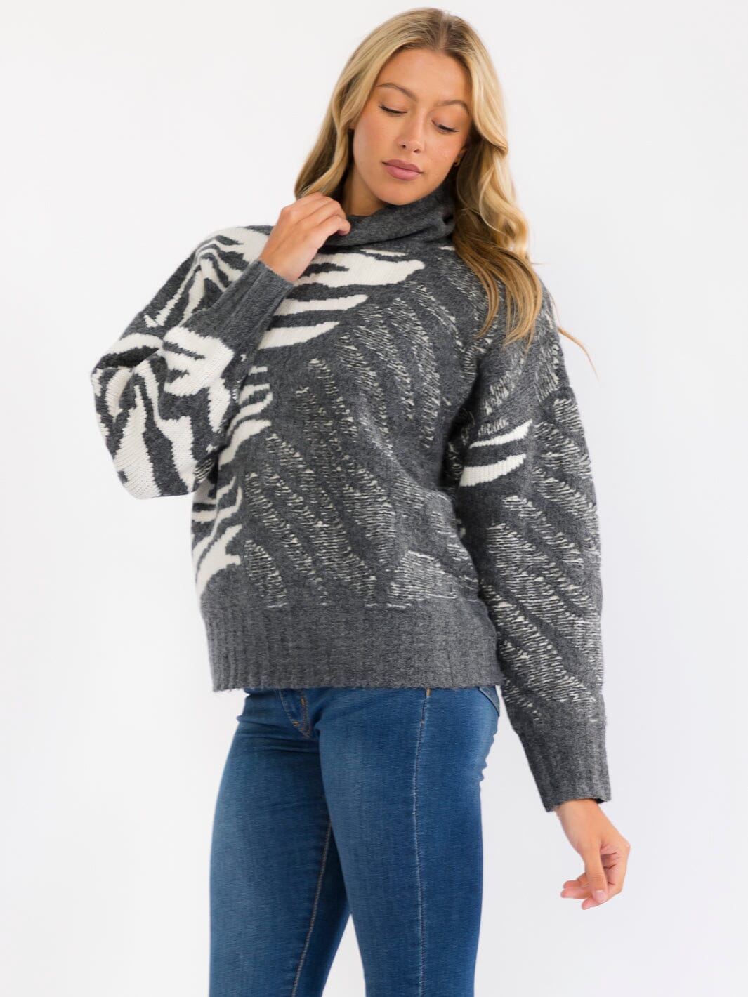 WOMEN'S LONG SLEEVE TURTLE NECK COLORBLOCK PULLOVER SWEATER