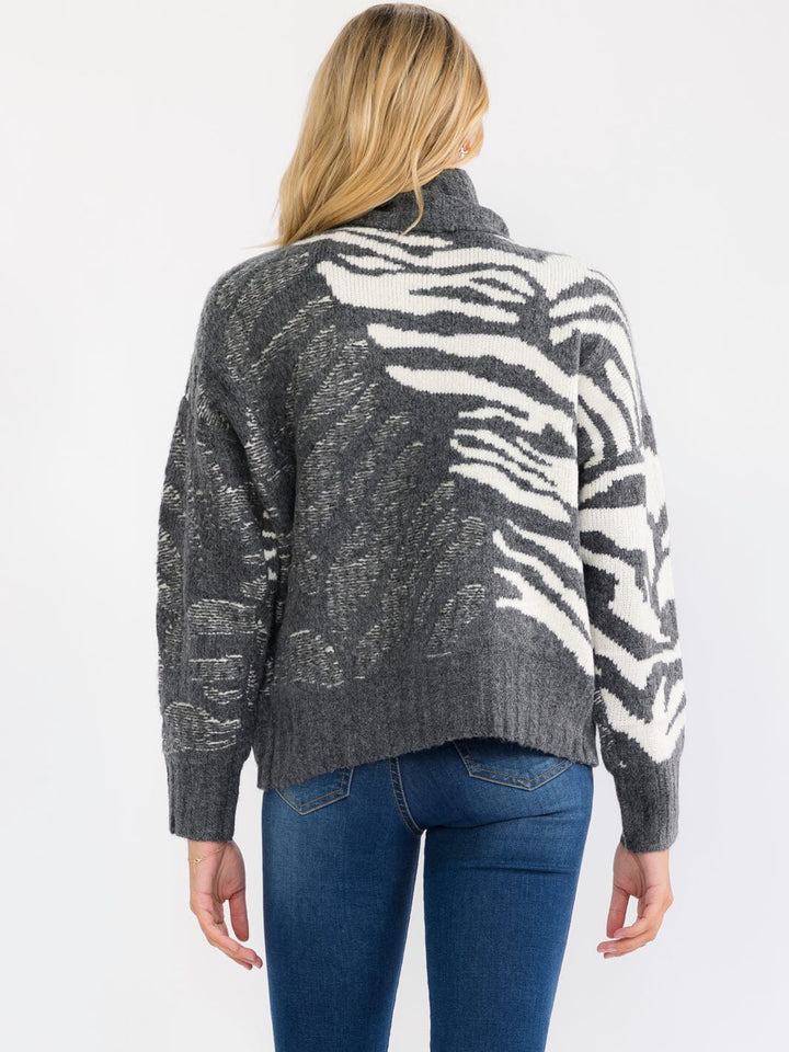 WOMEN'S LONG SLEEVE TURTLE NECK COLORBLOCK PULLOVER SWEATER