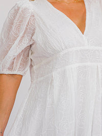 PLUS SIZE SHORT SLEEVE V-NECK FIT & FLARE FLORAL MINI DRESS
