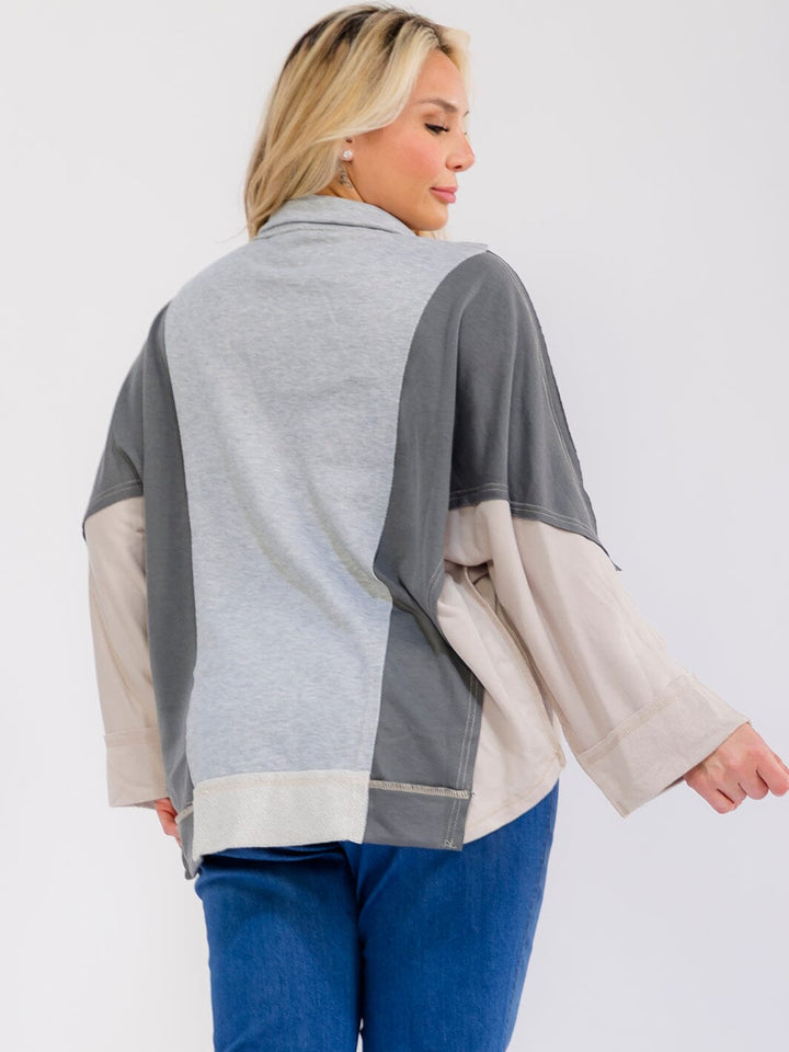 PLUS SIZE LONG SLEEVE V-NECK LOOSE FIT COLORBLOCK TOP