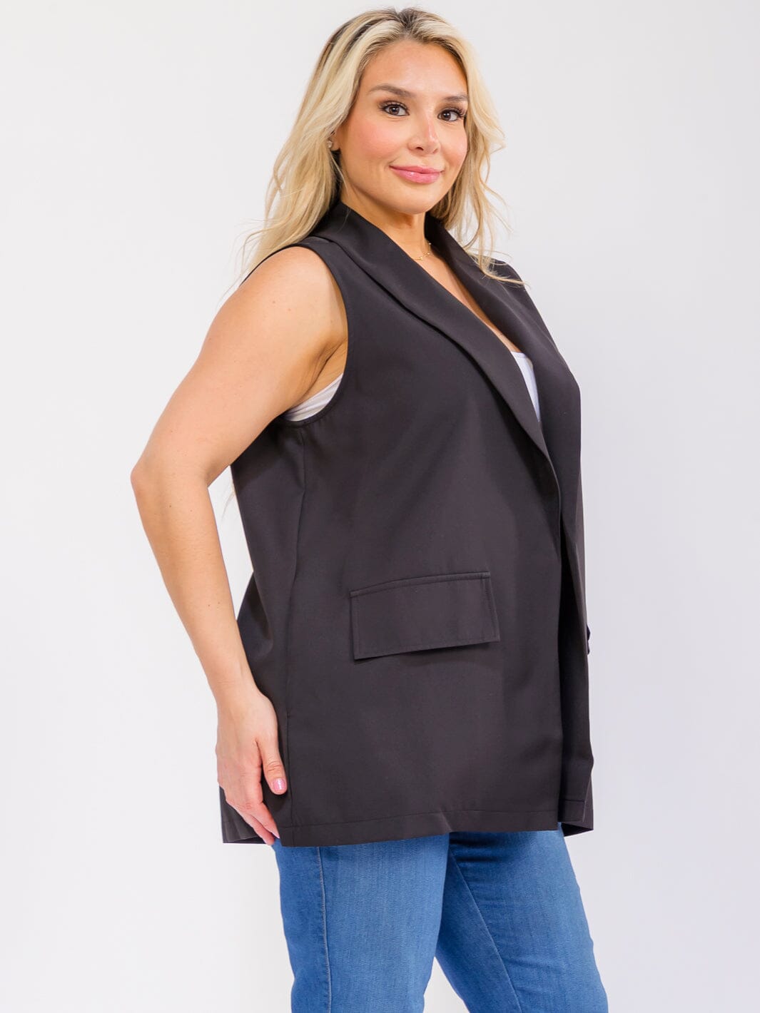 PLUS SIZE SLEEVELESS OPEN FRONT BLAZER