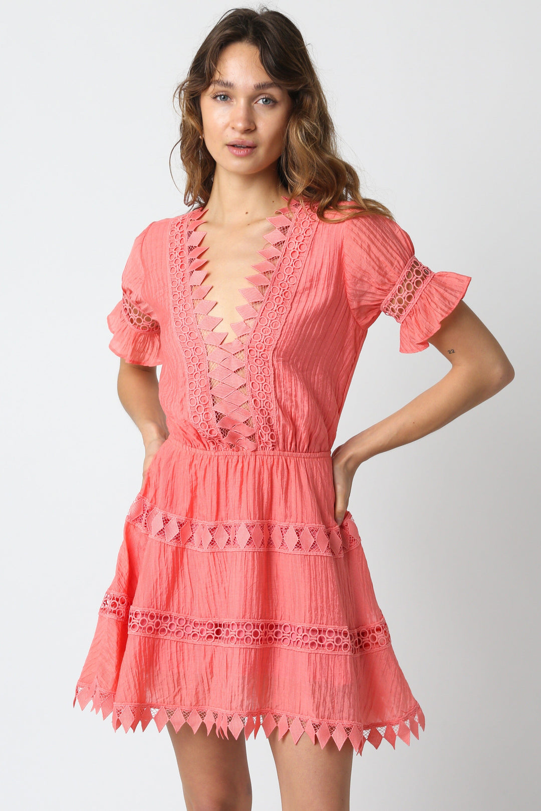 ******WOMEN'S SHORT SLEEVE V-NECK ELASTIC WAIST CROCHET DETAILED MINI DRESS