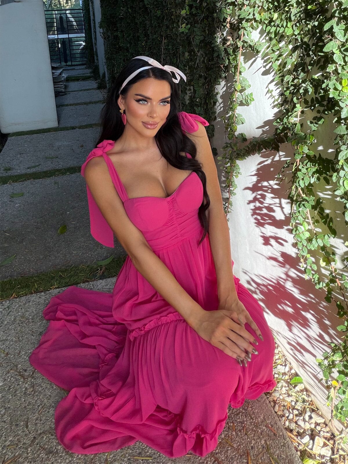 WOMEN'S SLEEVELESS SMOCK BACK TIERED MAXI DRESS