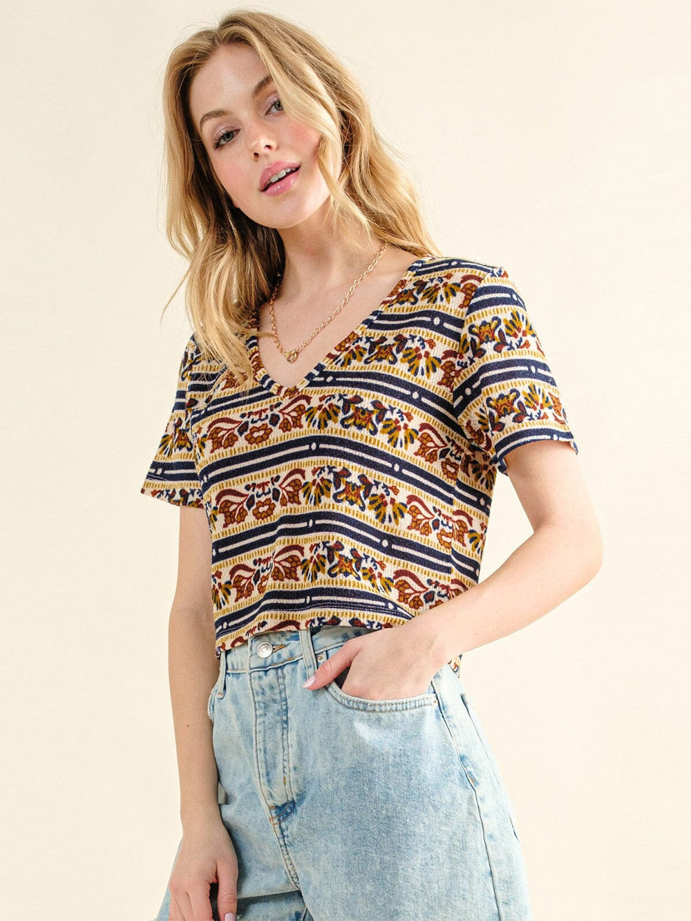 WOMEN'S SHORT SLEEVE V-NECK MULTI PRINT BLOUSE