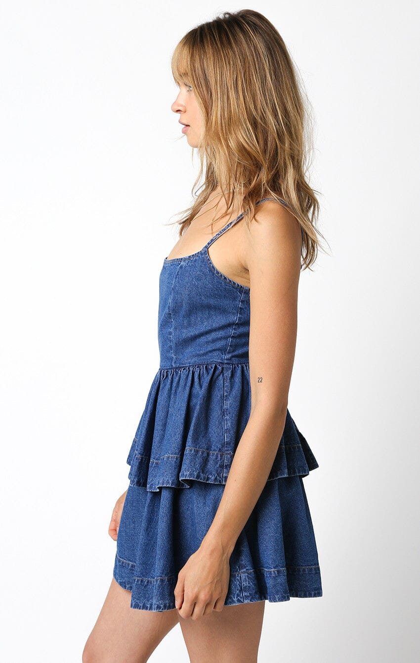 WOMEN'S SLEEVELESS TIERED RUFFLE FIT & FLARE DENIM MINI DRESS