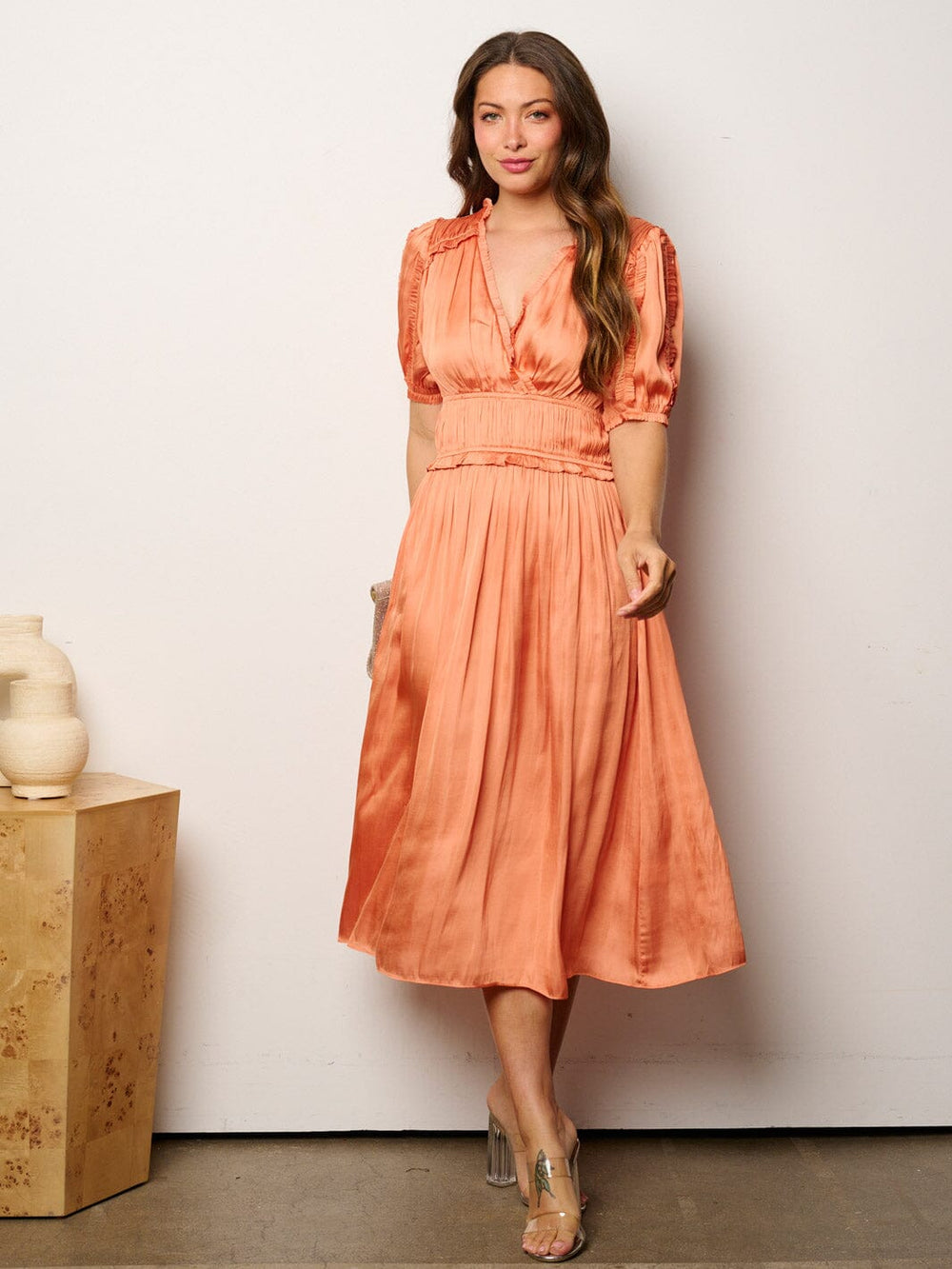 WOMEN'S SHORT SLEEVE V-NECK ELASTIC WAIST MIDI DRESS