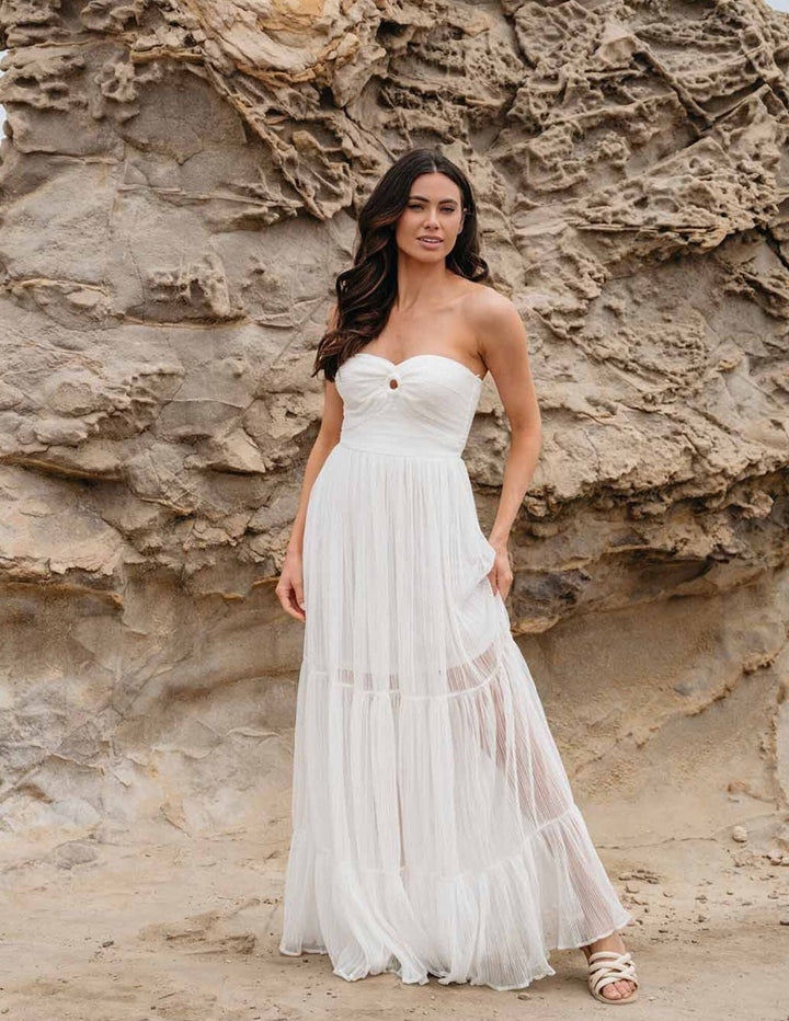 WOMEN'S SLEEVELESS TIERED KEY HOLE SMOCK MAXI DRESS