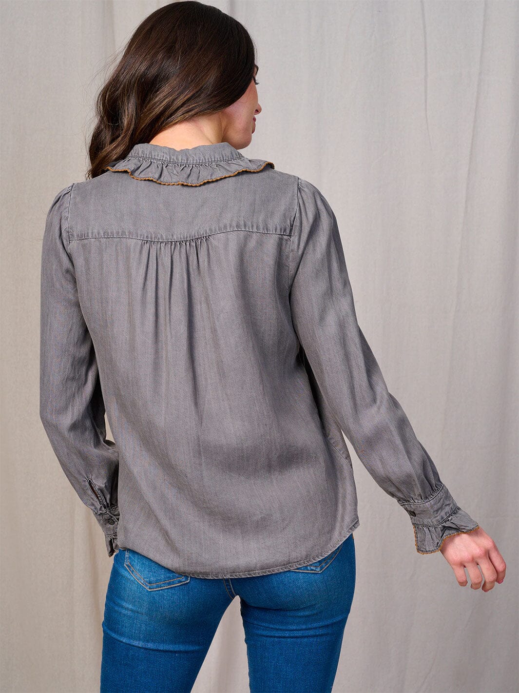 WOMEN'S LONG SLEEVE BUTTON UP RUFFLE COLLAR BLOUSE