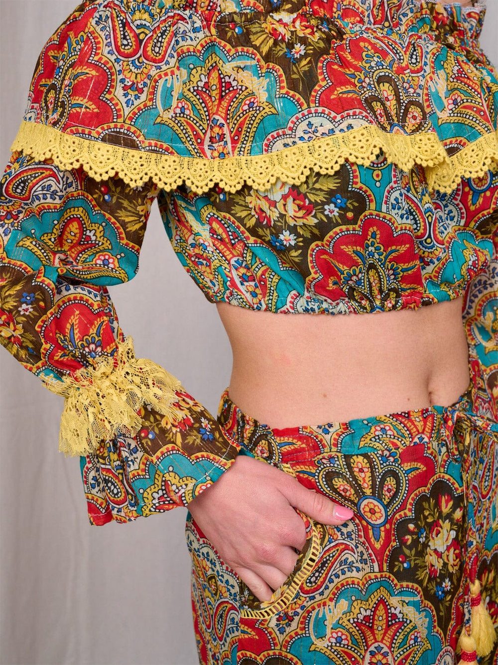 WOMEN'S LONG SLEEVES CROP TOP & BELL LEG PANTS MULTI PRINT 2PC. SET