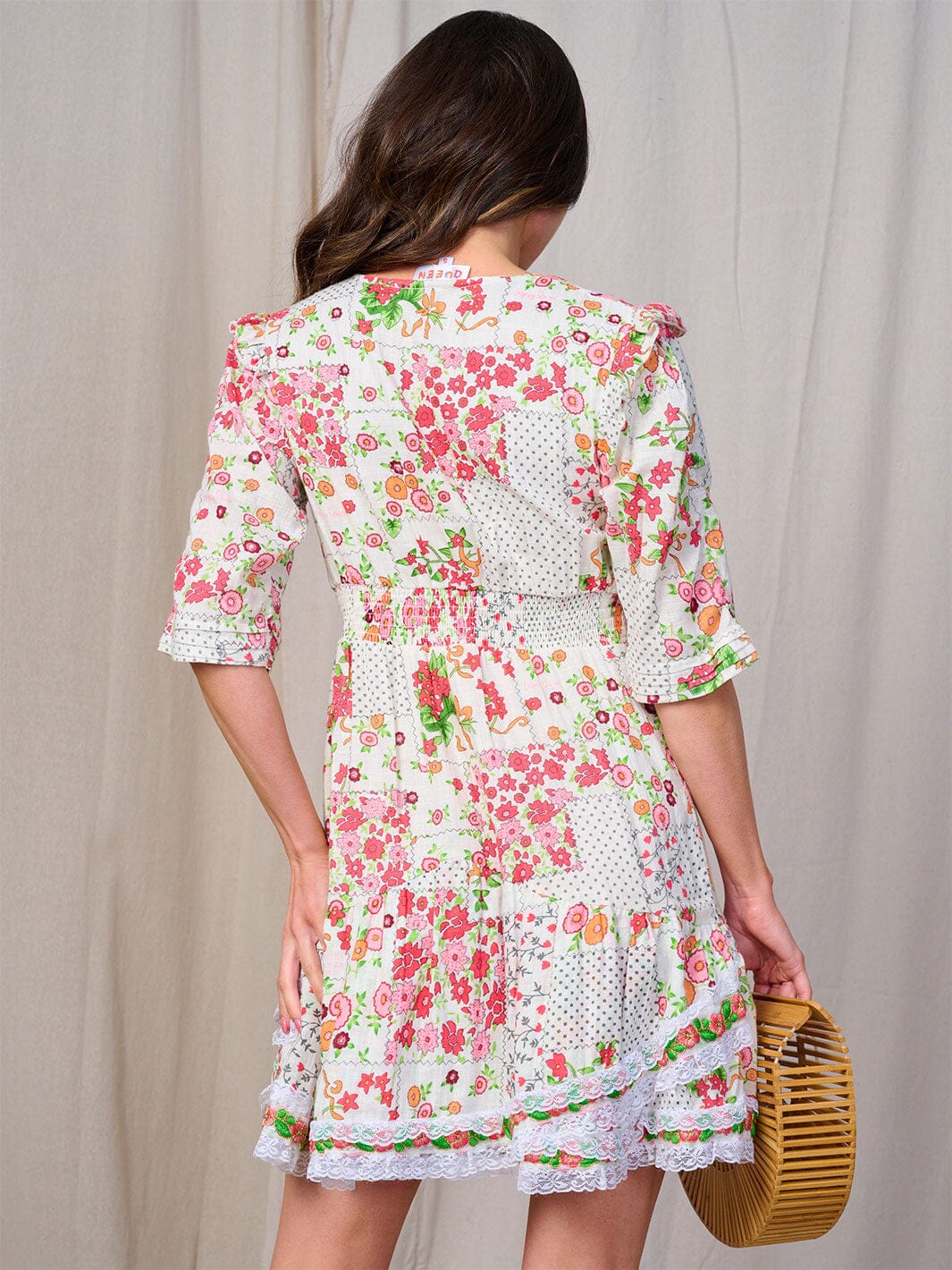 WOMEN'S SHORT SLEEVE V-NECK TRIM DETAILED FLORAL EMBROIDERY MINI DRESS