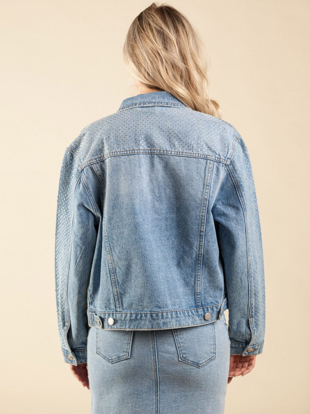 WOMEN'S LONG SLEEVES POCKETS BUTTON CLOSURE STUDS DENIM JACKET