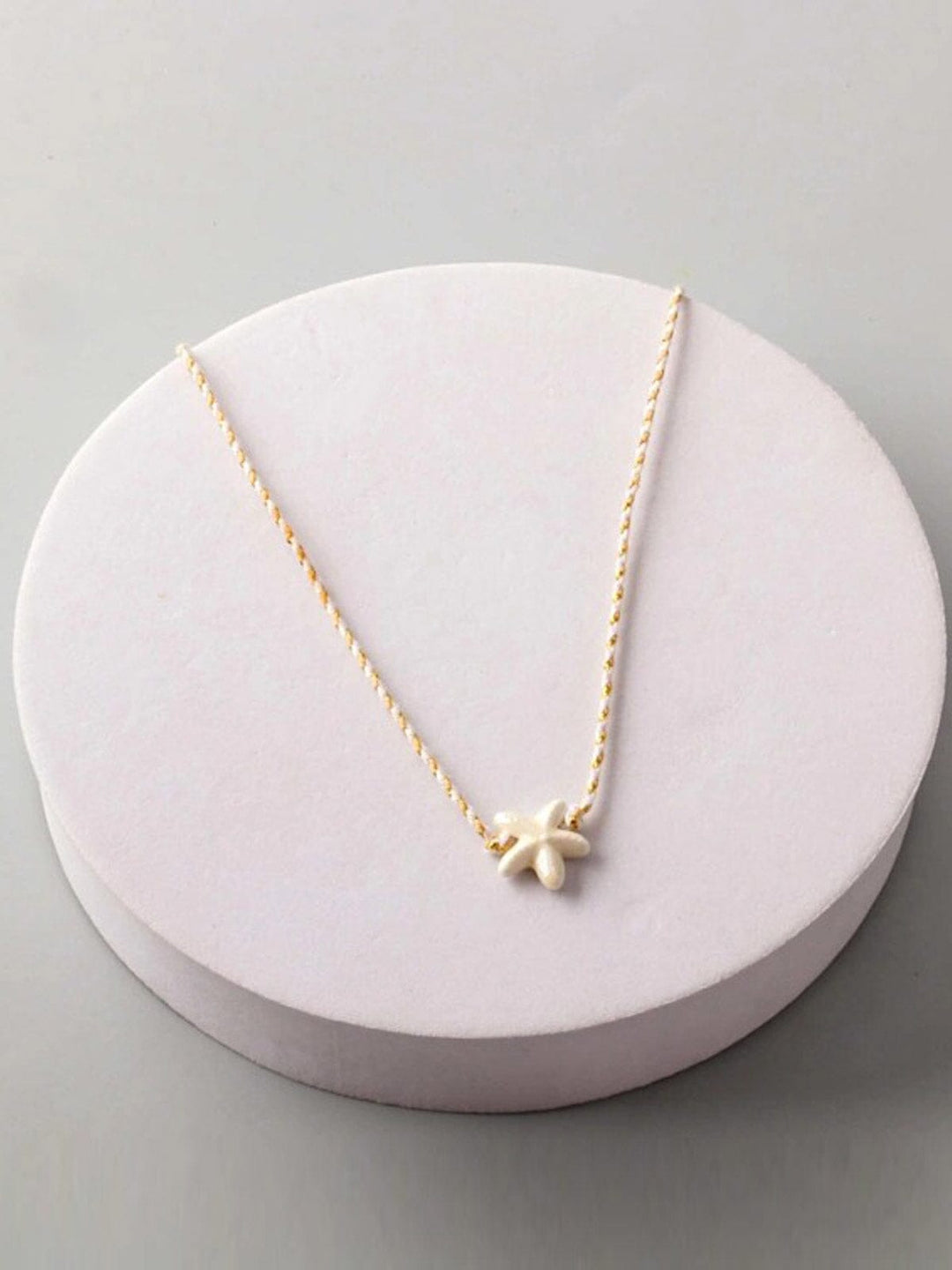 FASHION ASSORTED COLORS STAR PENDANT NECKLACE