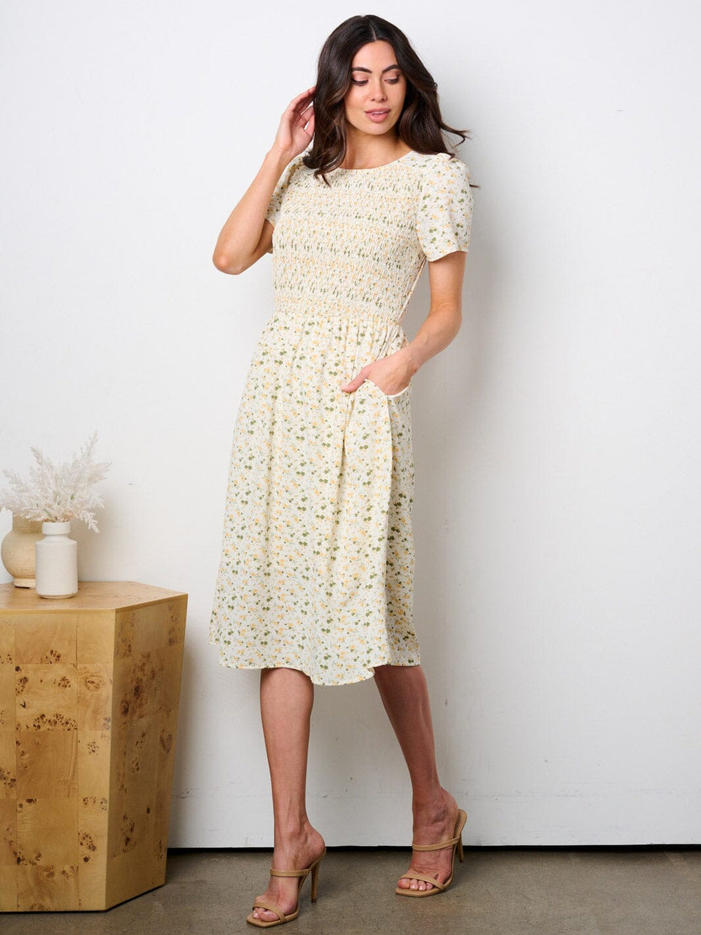 WOMEN'S SHORT SLEEVE POCKETS SMOCK FLORAL MIDI DRESS