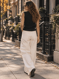WOMEN'S SLEEVELESS BUTTON UP KNIT TOP