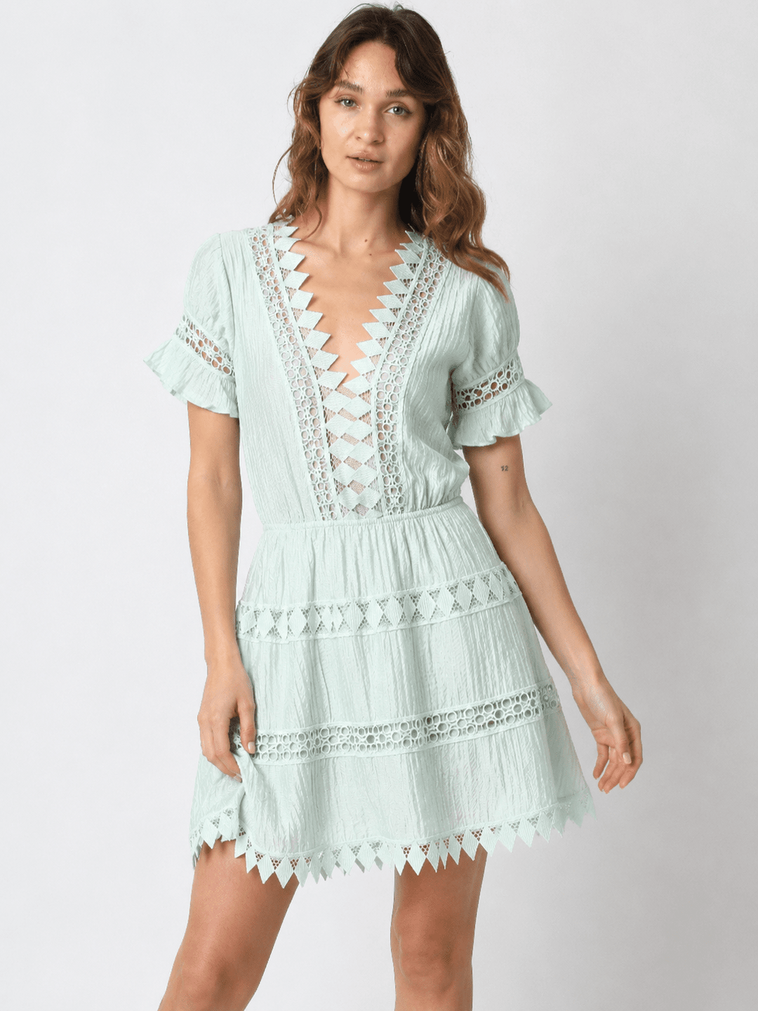 ******WOMEN'S SHORT SLEEVE V-NECK ELASTIC WAIST CROCHET DETAILED MINI DRESS