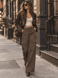 WOMEN'S BUTTON CLOSURE CARGO FRONT POCKETS WIDE LEG PANTS