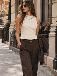 WOMEN'S SLEEVELESS MOCK NECK BUCKLE DETAILED BLOUSE