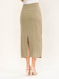 WOMEN'S ZIPPER CLOSURE BACK SLIT PLEATED MIDI SKIRT
