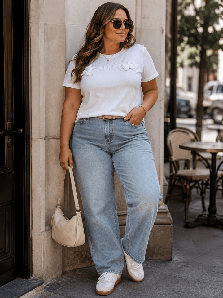 PLUS SIZE SHORT SLEEVE GRAPHIC FLOWER DETAILED TOP