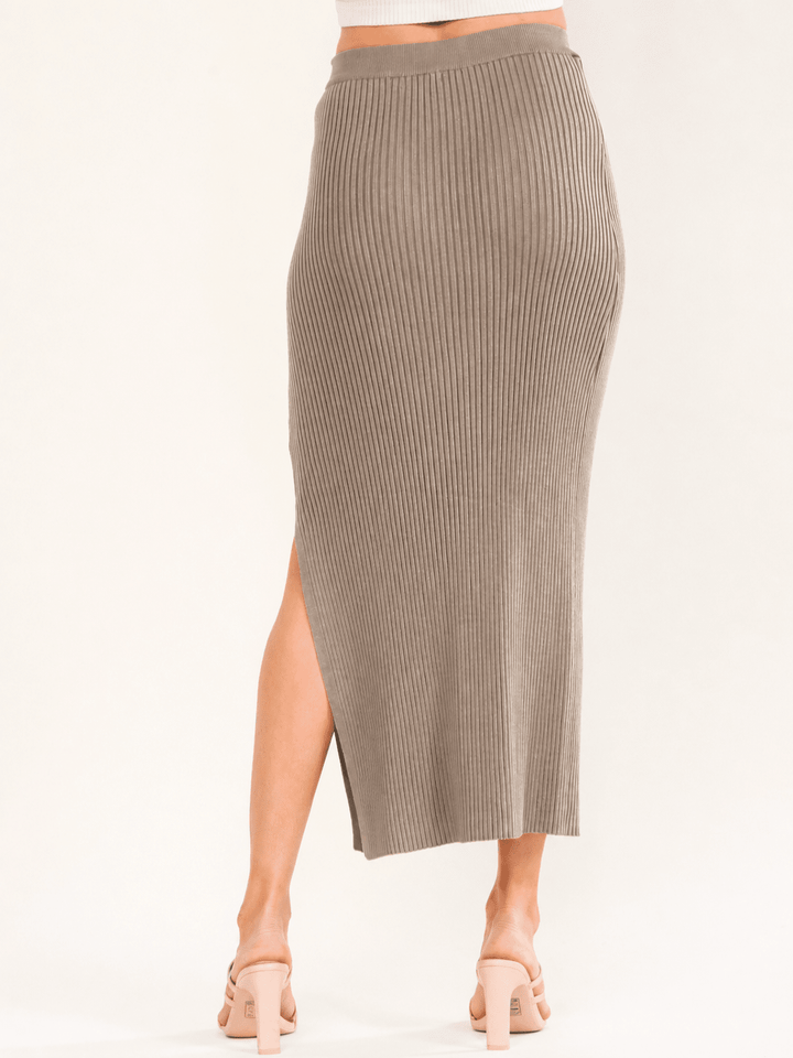 WOMEN'S ELASTIC WAIST SIDE SLIT RIBBED MAXI SKIRT