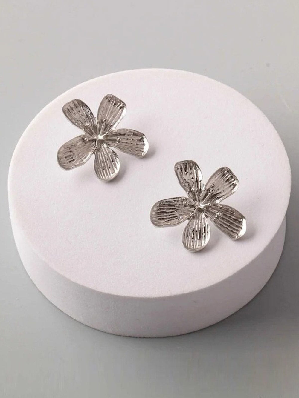 FASHION GOLD & SILVER FLOWER EARRINGS