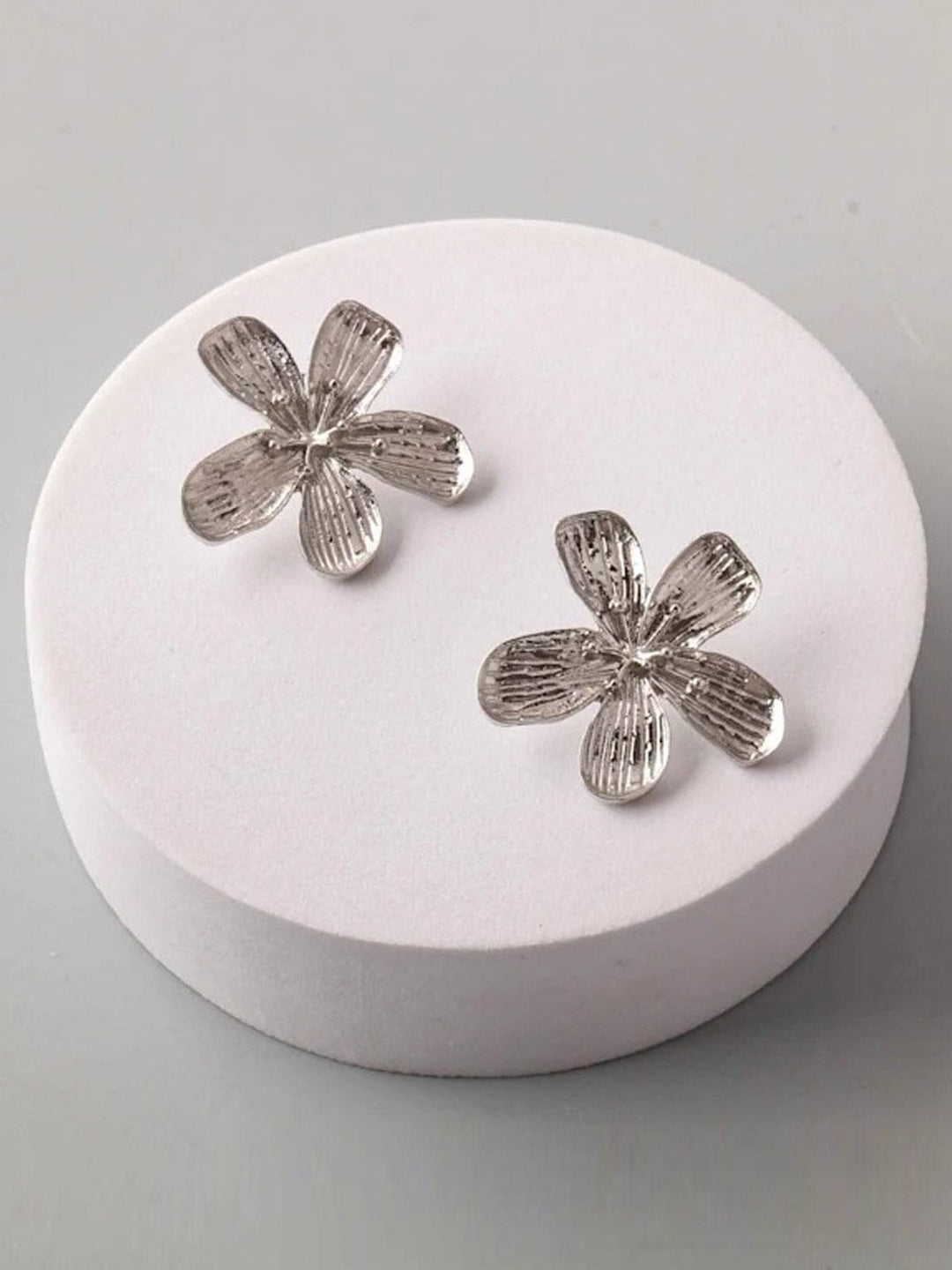 FASHION GOLD & SILVER FLOWER EARRINGS