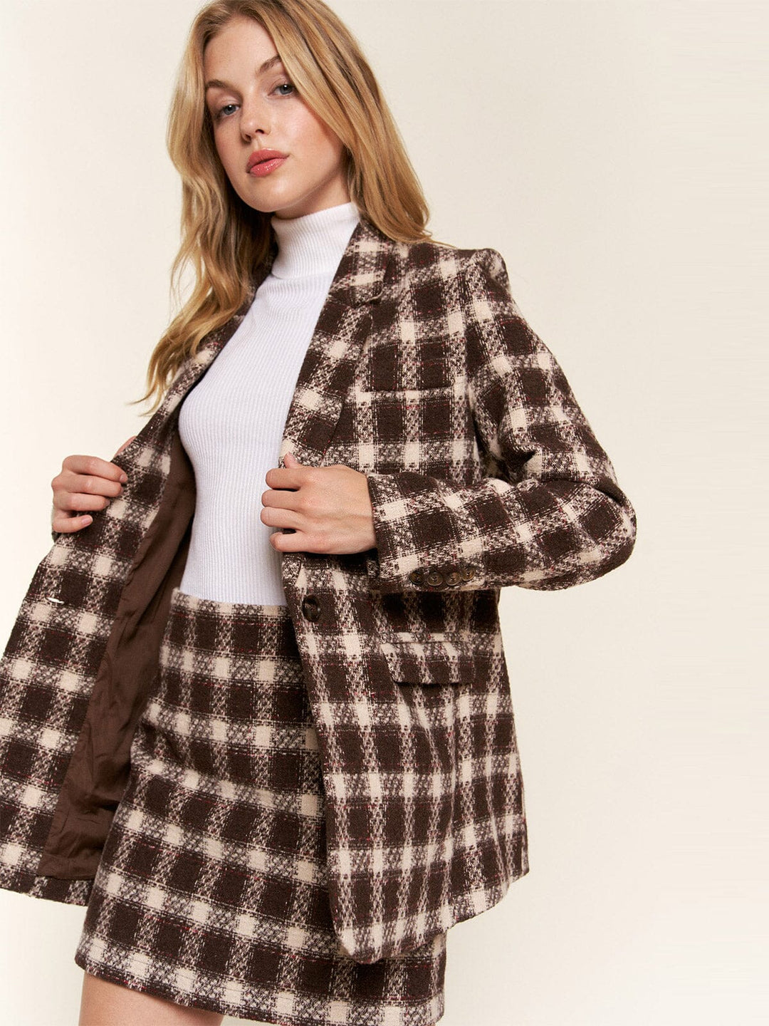 WOMEN'S LONG SLEEVE BUTTON CLOSURE FRONT POCKETS PLAID BLAZER