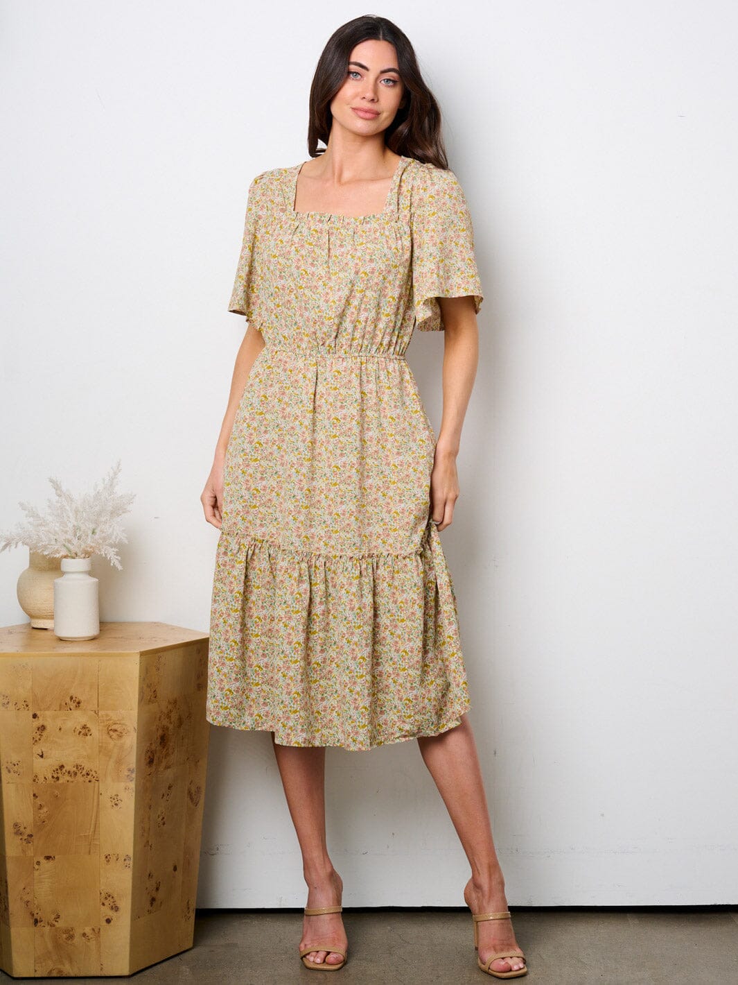 WOMEN'S SHORT SLEEVE SQUARE NECK SMOCK WAIST FLORAL MIDI DRESS