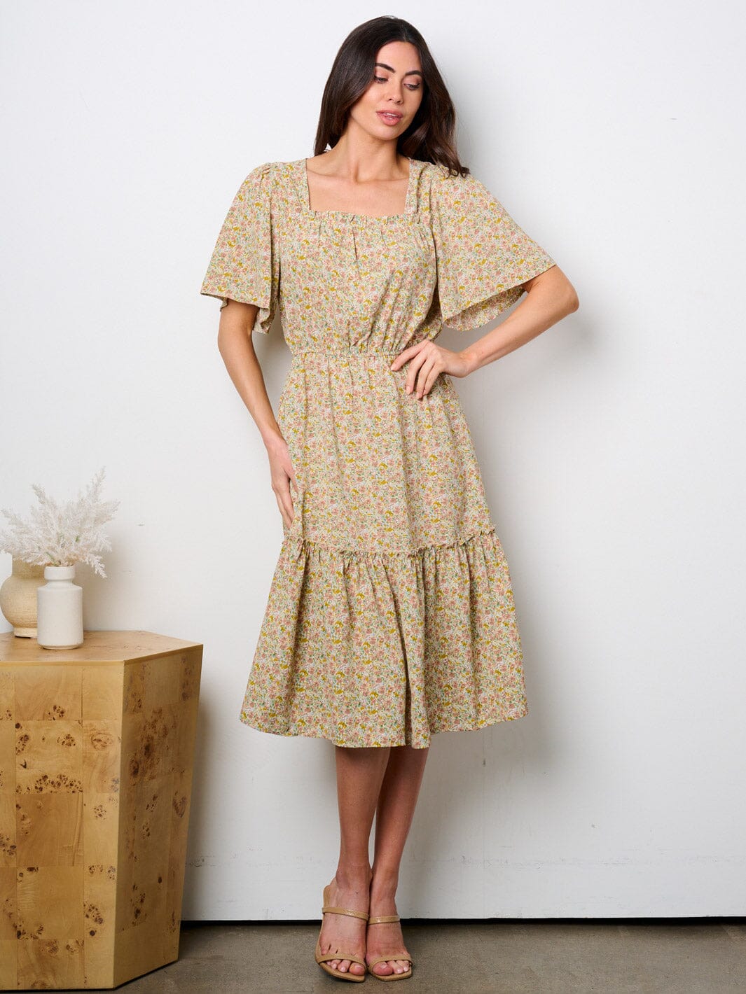 WOMEN'S SHORT SLEEVE SQUARE NECK SMOCK WAIST FLORAL MIDI DRESS