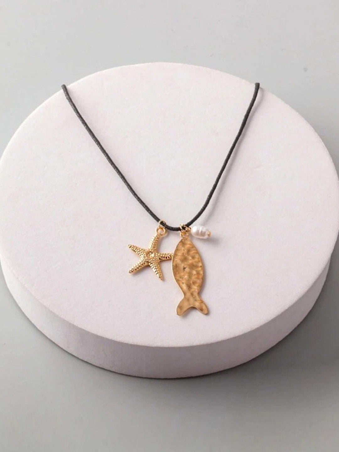 FASHION ASSORTED COLORS STAR & FISH PENDANT NECKLACE