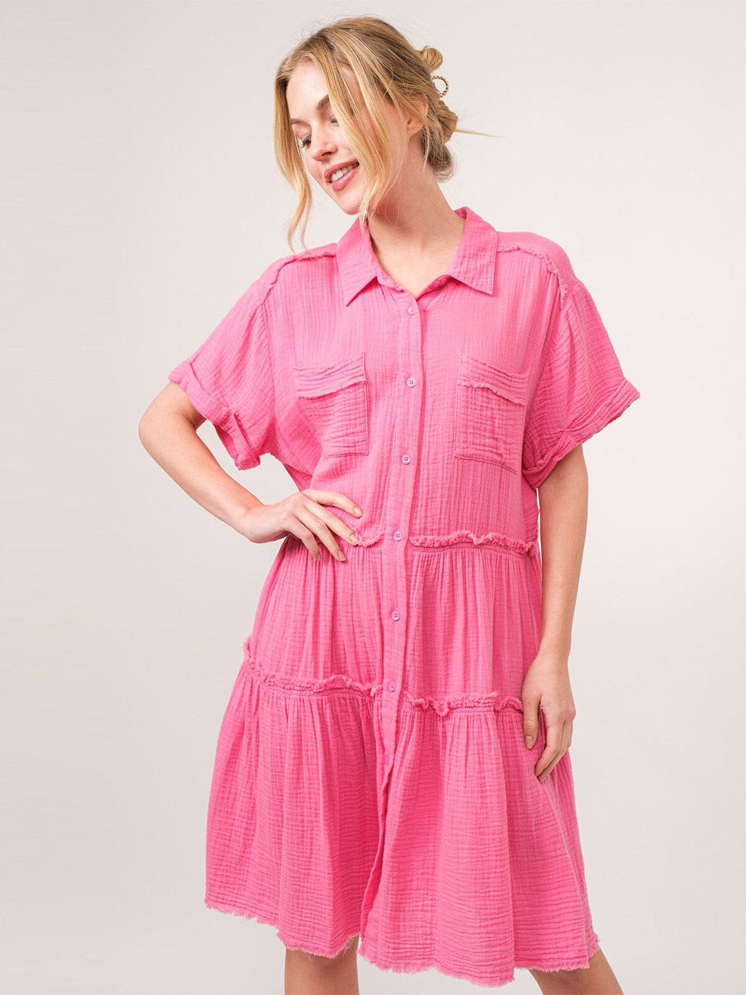 WOMEN'S SHORT SLEEVE BUTTON CLOSURE TIERED TUNIC MINI DRESS