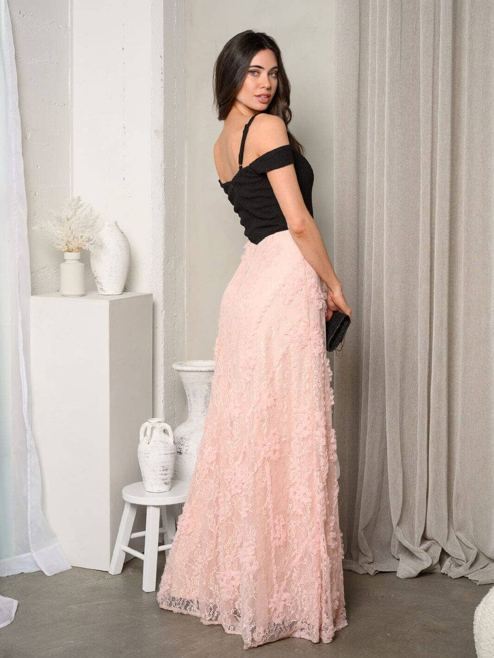 WOMEN'S SLEEVELESS SHIMMER LACE MAXI GOWN DRESS