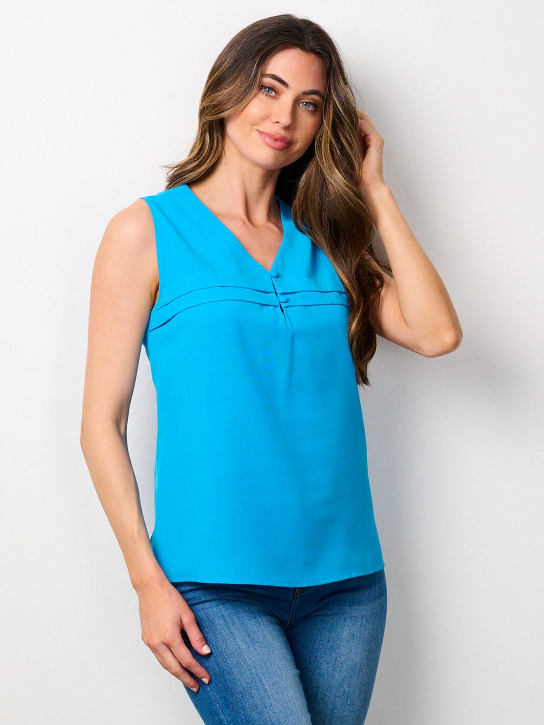 WOMEN'S SLEEVELESS V-NECK FRONT DETAILED TANK TOP