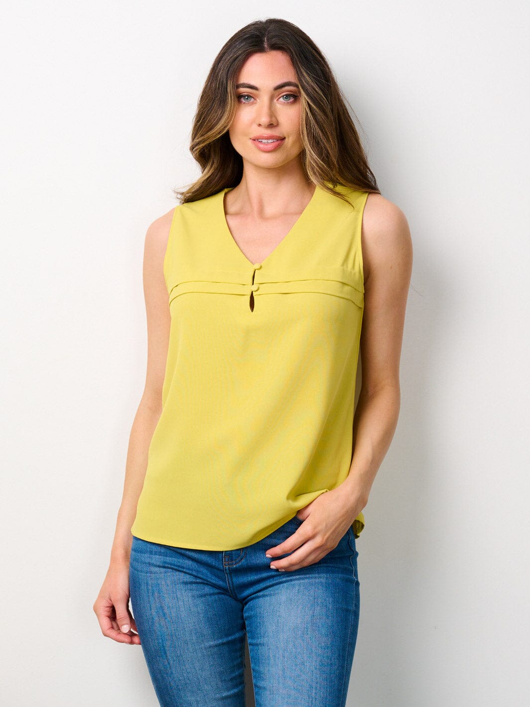 WOMEN'S SLEEVELESS V-NECK FRONT DETAILED TANK TOP