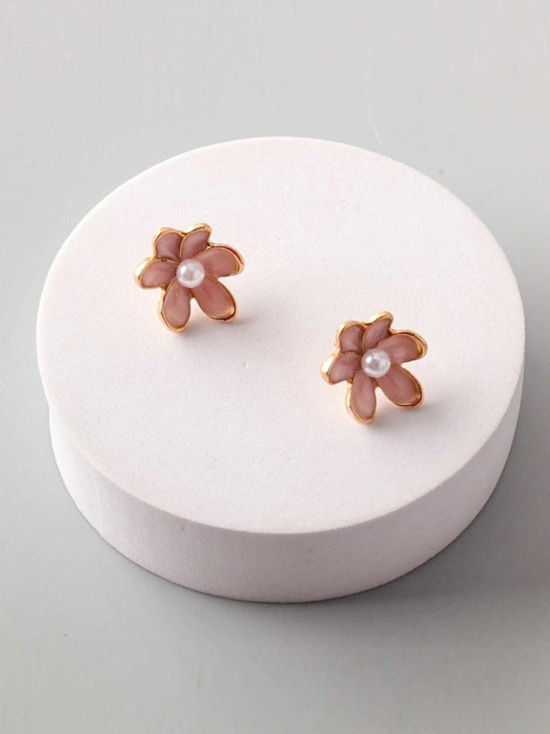FASHION ASSORTED COLORS FLOWER PEARL EARRINGS