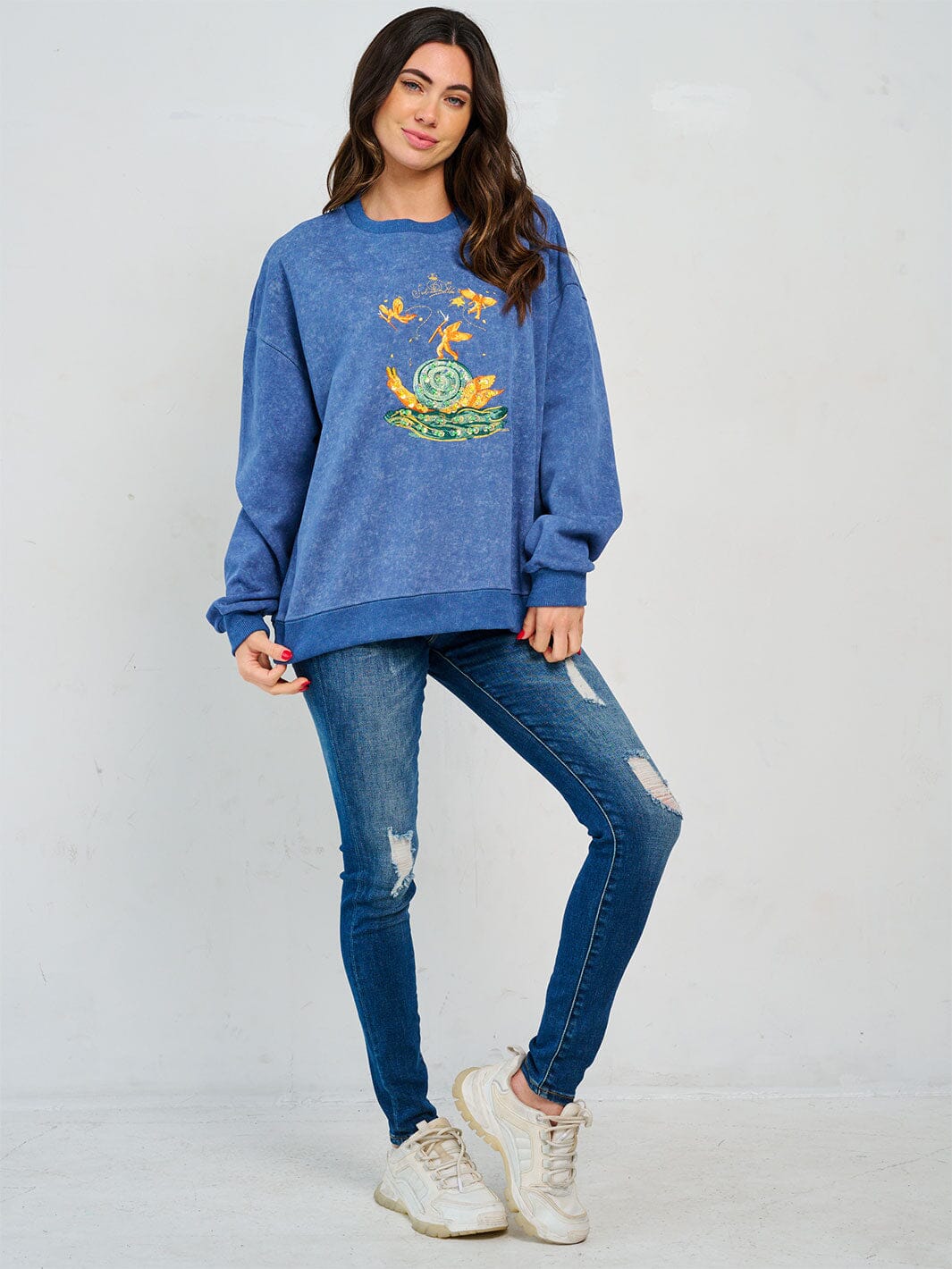 WOMEN'S LONG SLEEVE GRAPHIC STUDS PULLOVER SWEATER