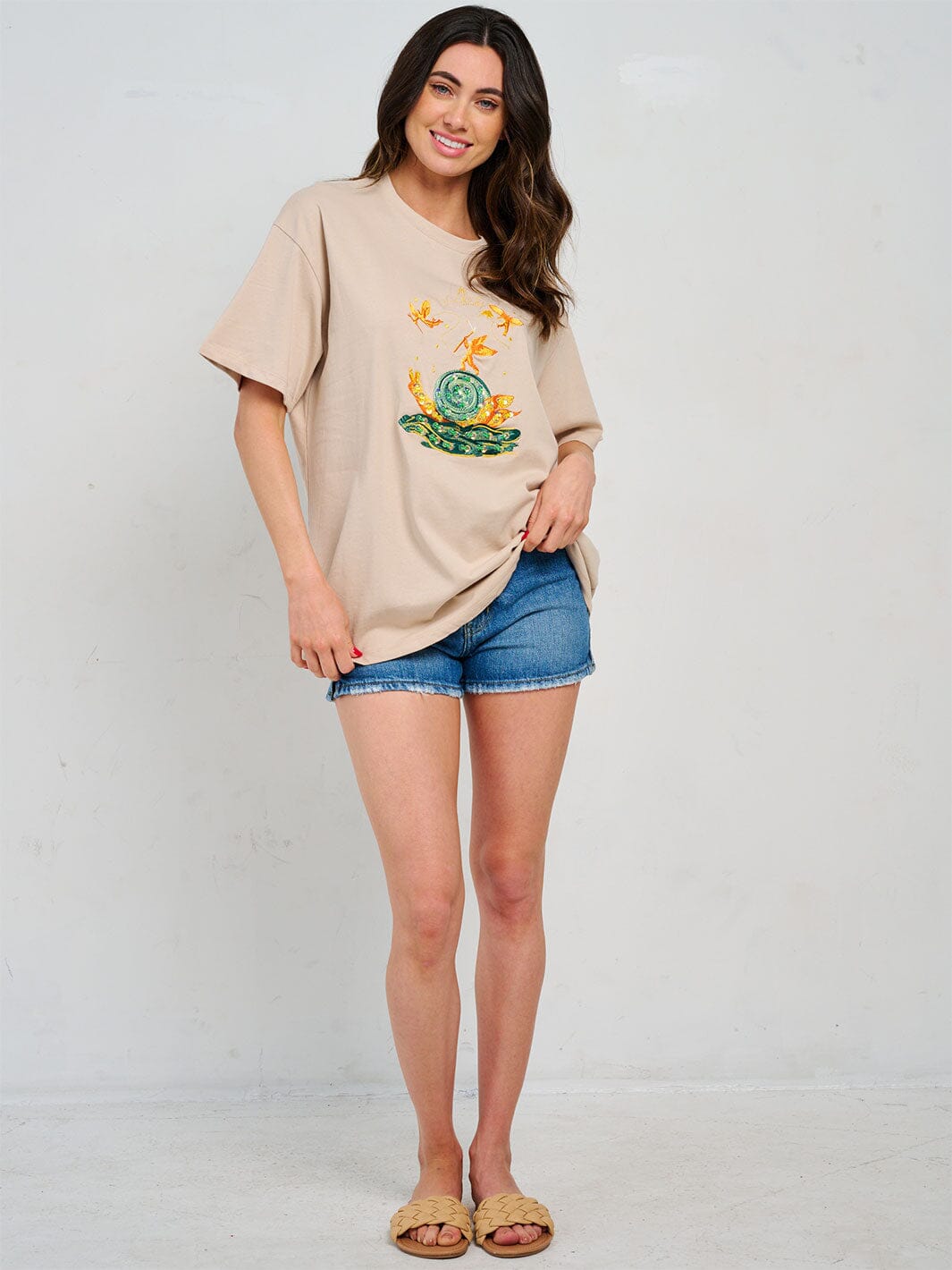 WOMEN'S SHORT SLEEVE GRAPHIC T-SHIRT