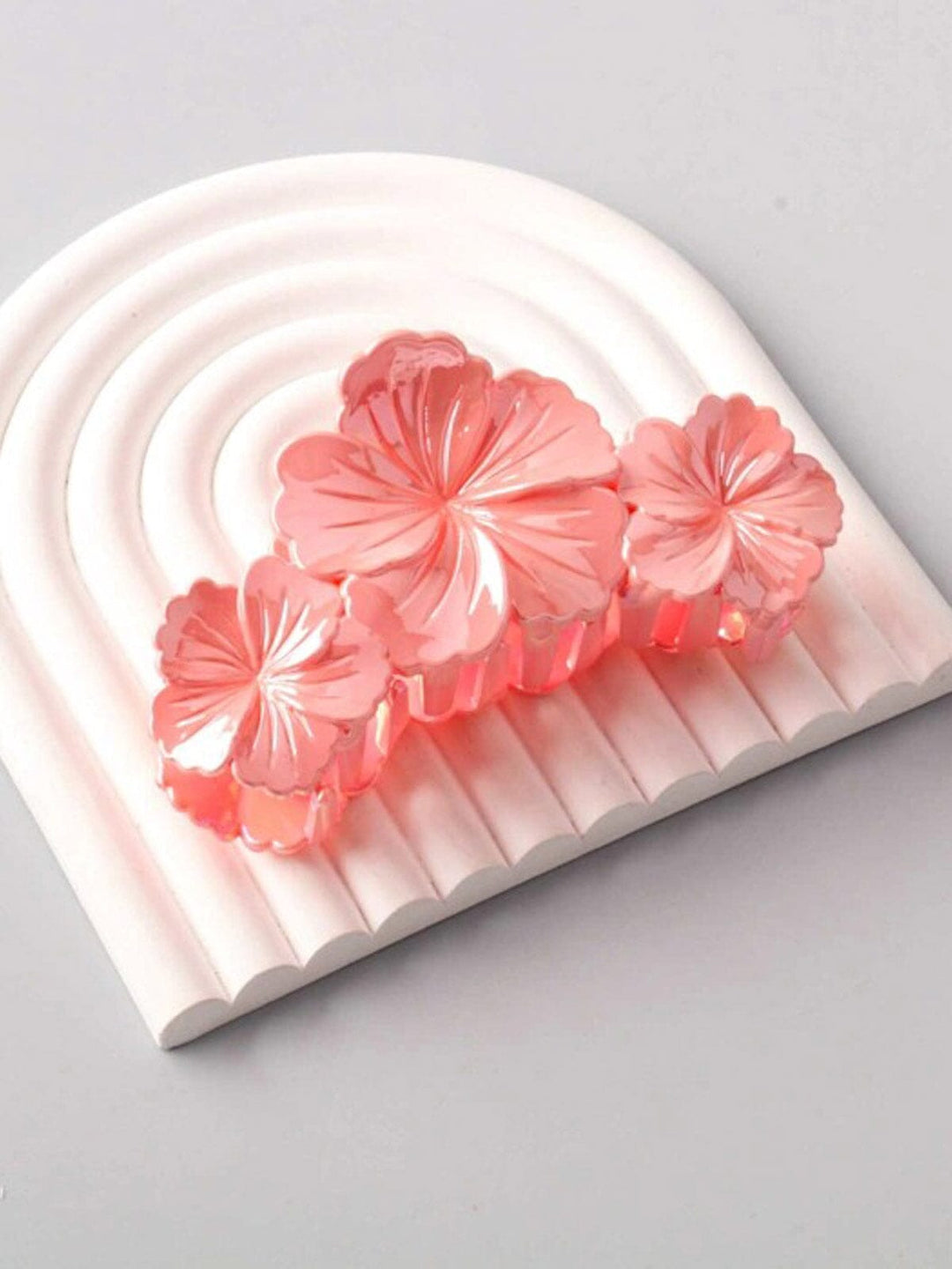 FASHION ASSORTED COLORS FLOWER HAIR CLAW CLIPS