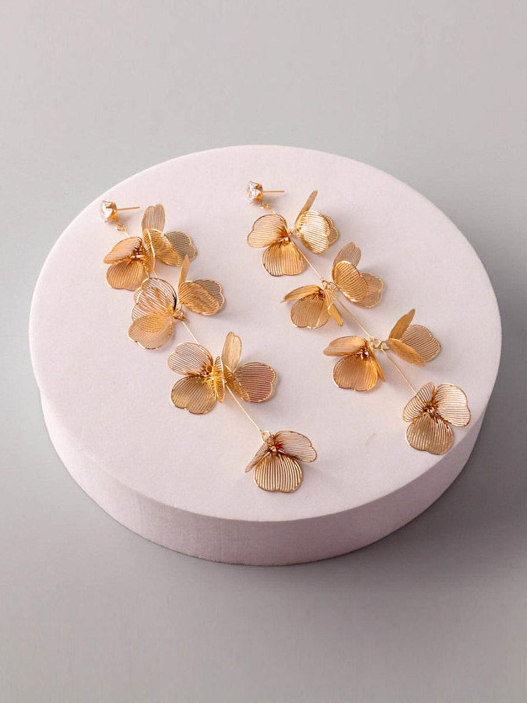 FASHION GOLD FLOWERS STAINLESS STEEL DROP EARRINGS